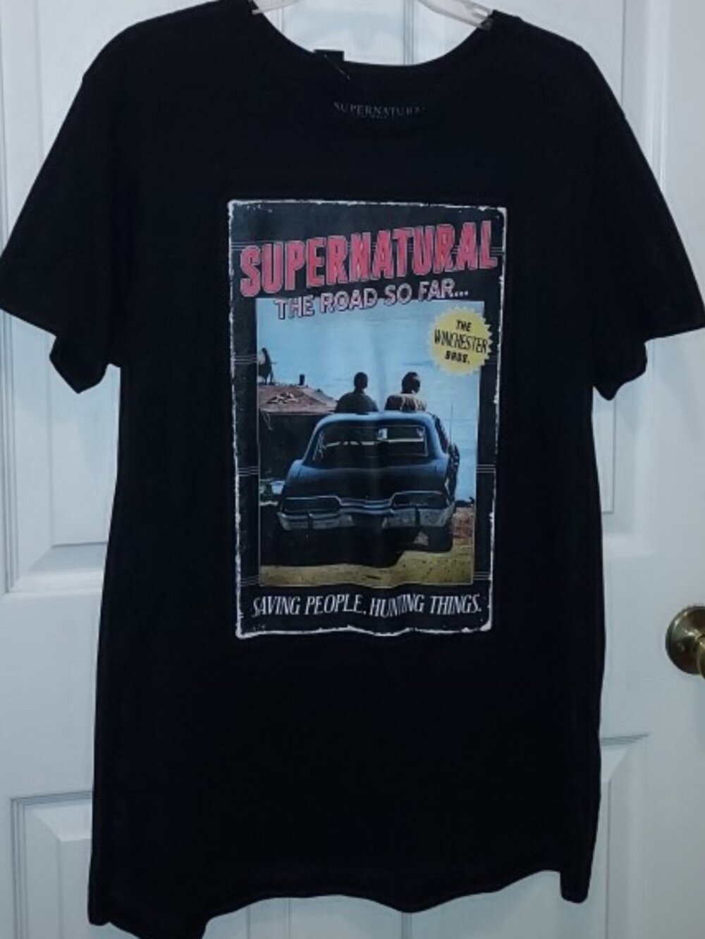 THE ROAD SO FAR BOOK COVER SHIRT Supernatural 🚶🚶♂️⚔️ Saving People Adult L/XL